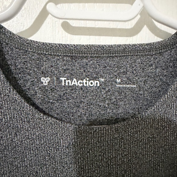 TNA Gray Sleeveless Knit Crop Tank - Picture 3 of 3